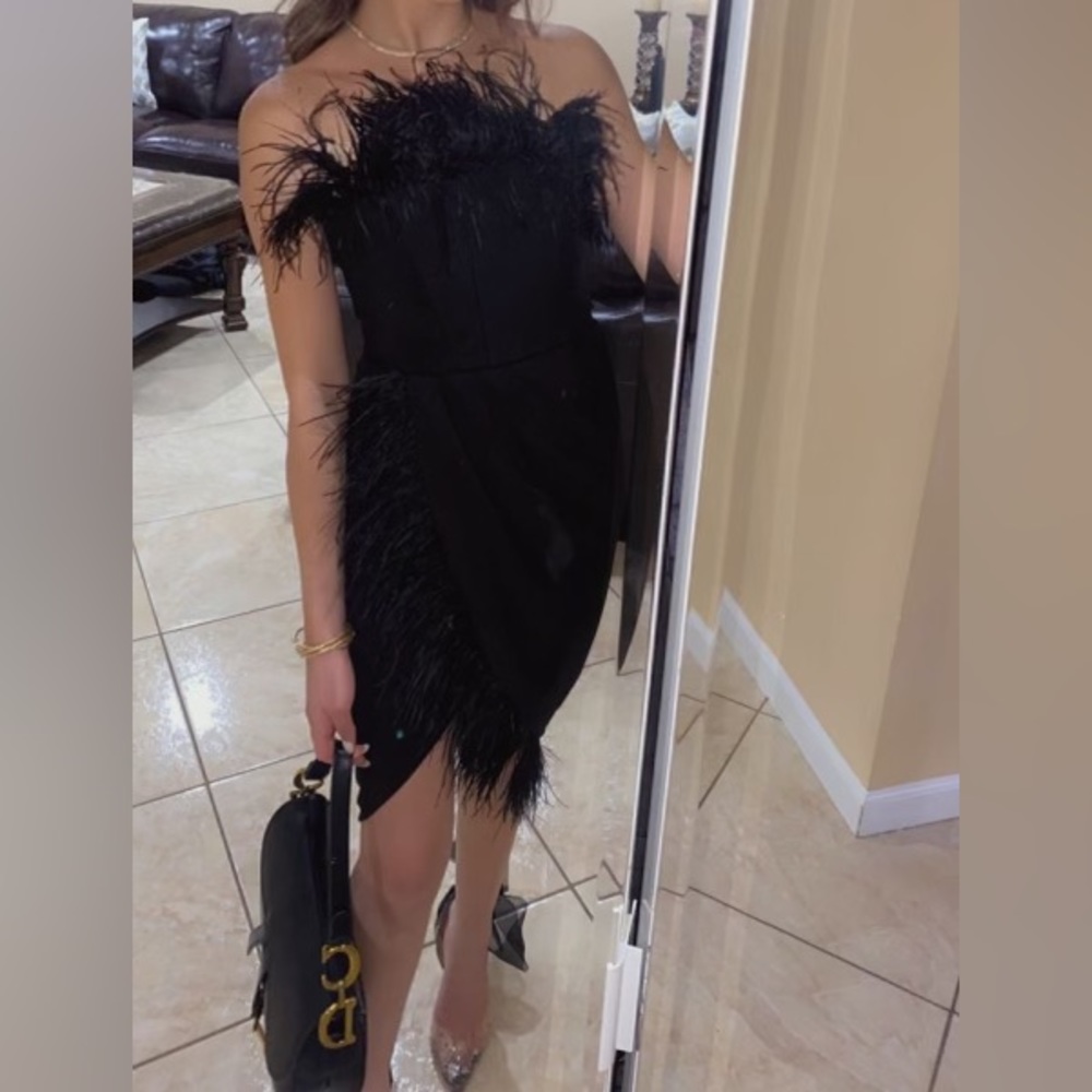 Club Londoner feather dress